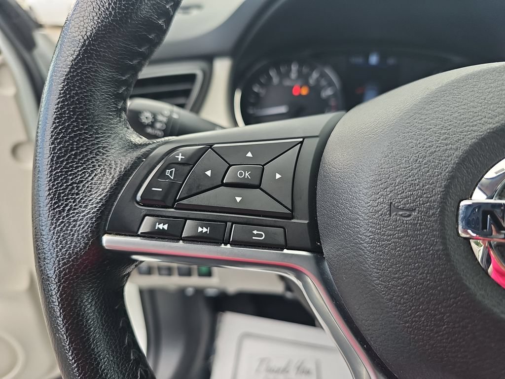 Used 2022 Nissan Rogue Sport SL AWD/4WD image 17