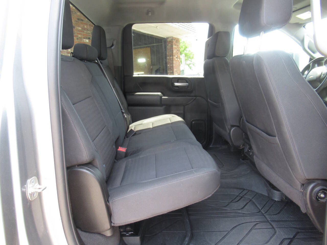 Used 2025 Chevrolet Silverado 2500 Custom w/ Custom Value Package AWD/4WD image 9