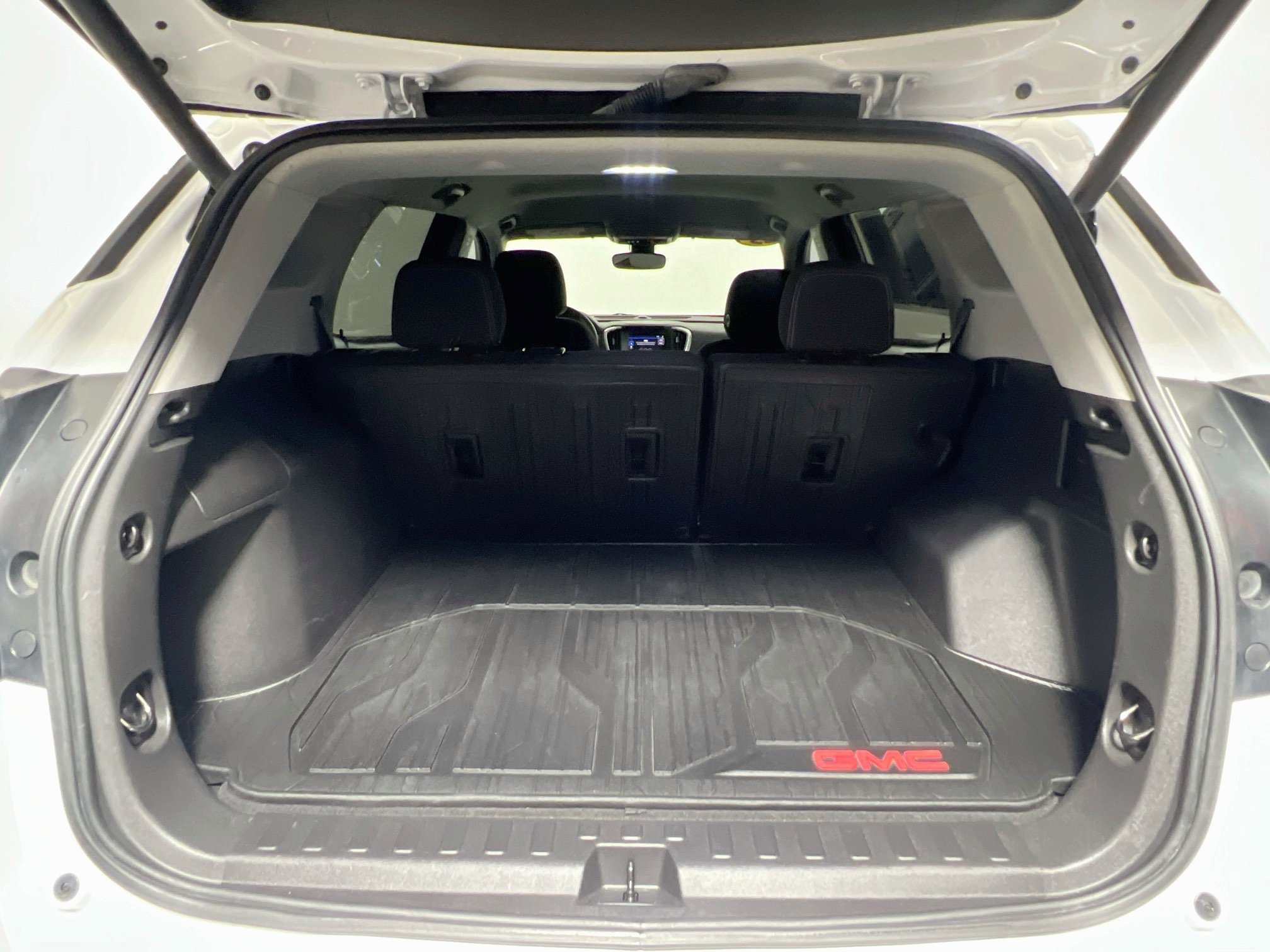 Used 2023 GMC Terrain SLE w/ Driver Convenience Package AWD/4WD image 32