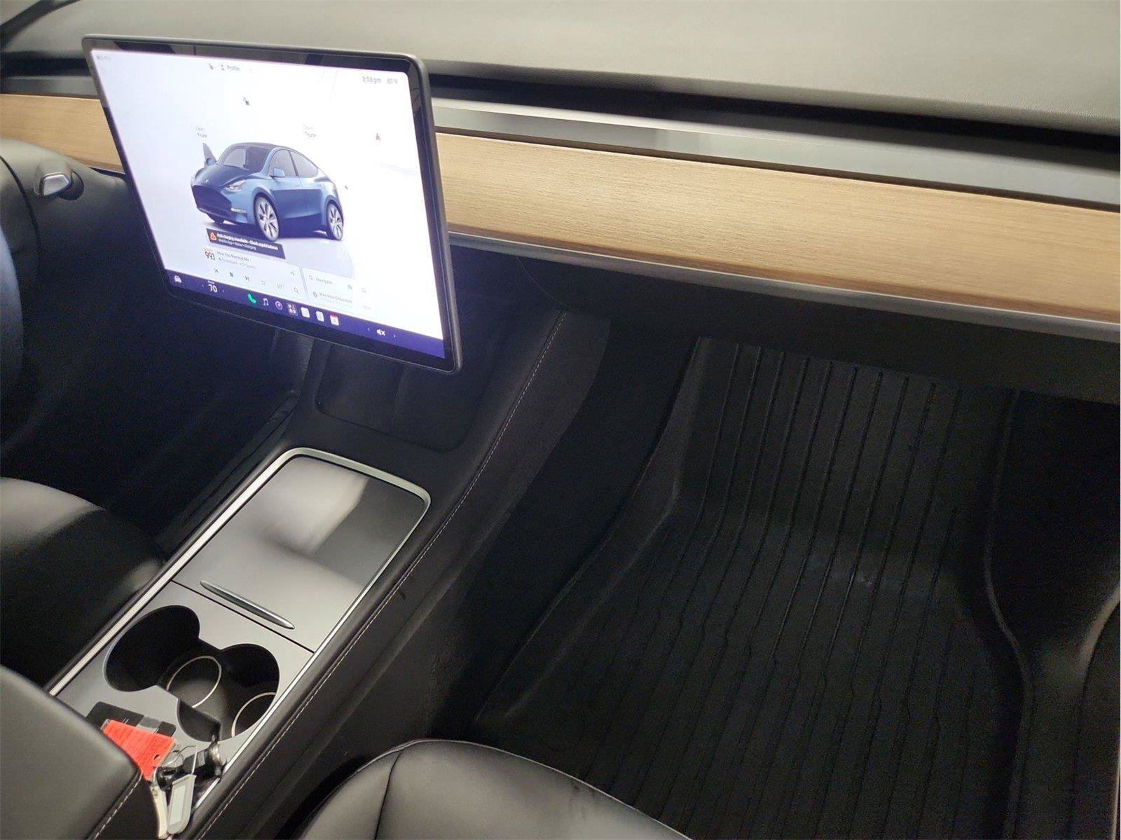 Used 2024 Tesla Model Y Long Range AWD/4WD image 28