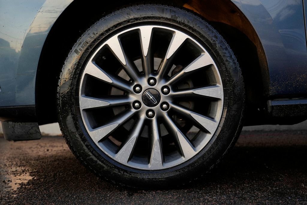 Used 2019 Lincoln Navigator Select image 13