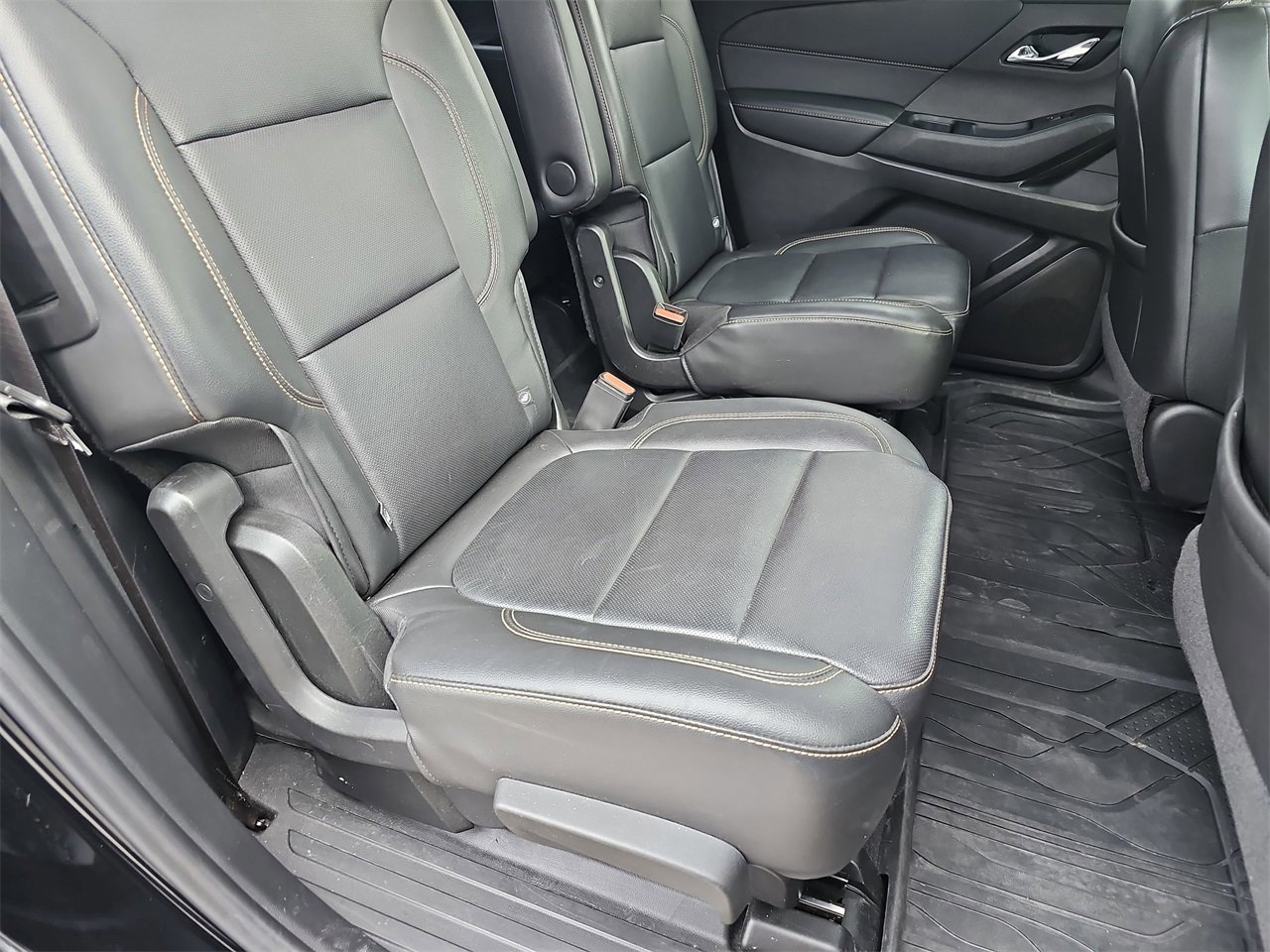 Used 2021 Chevrolet Traverse Premier w/ Redline Edition image 15