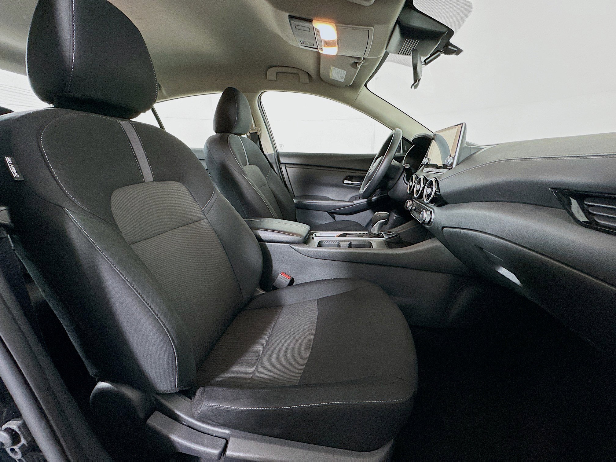 Used 2025 Nissan Sentra SV image 29