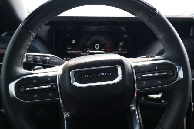 Used 2026 GMC Yukon Denali w/ Denali Reserve Package AWD/4WD image 16