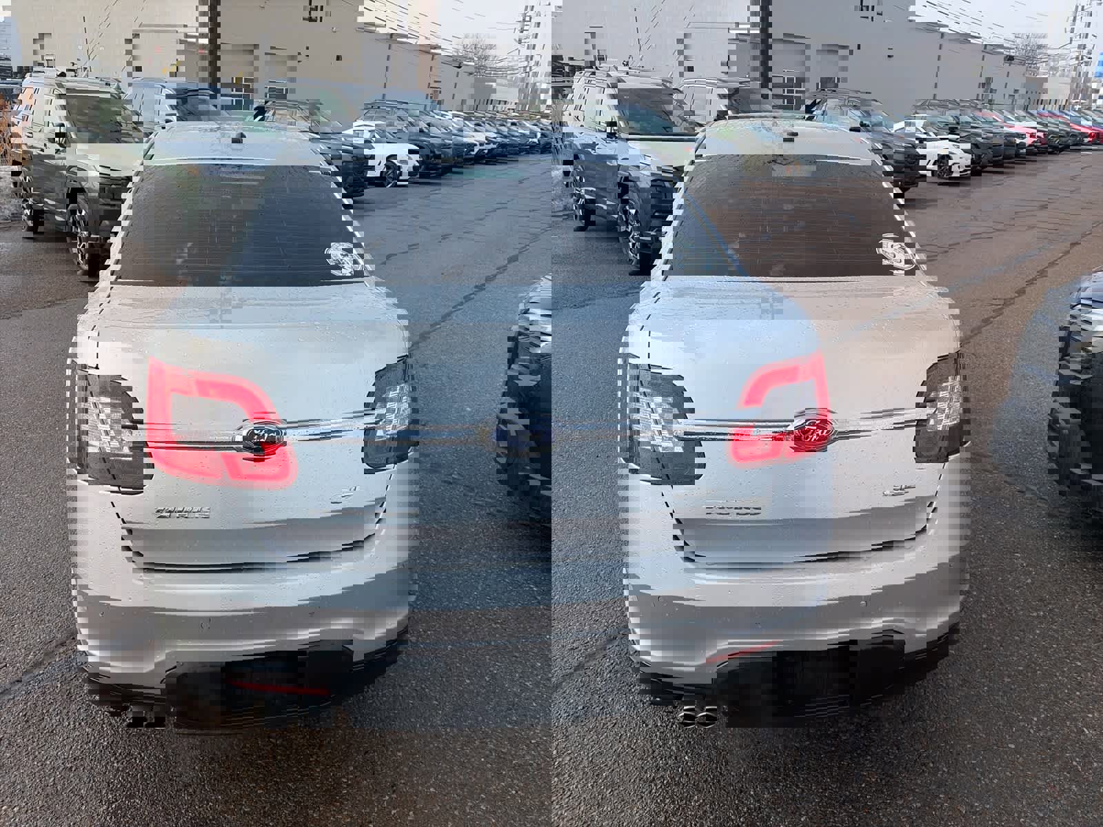 Used 2010 Ford Taurus SEL image 6