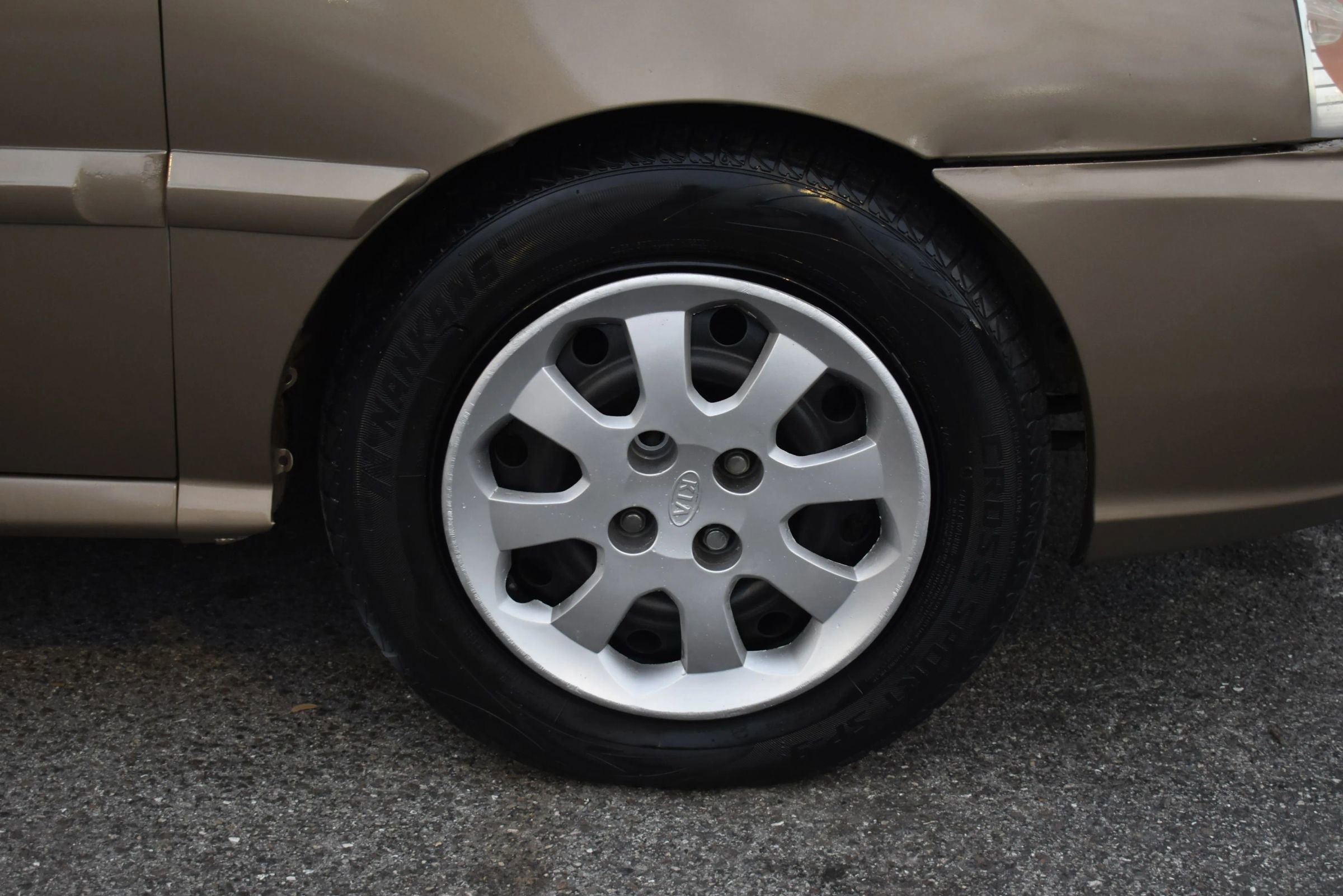 Used 2005 Kia Rio Sedan image 26