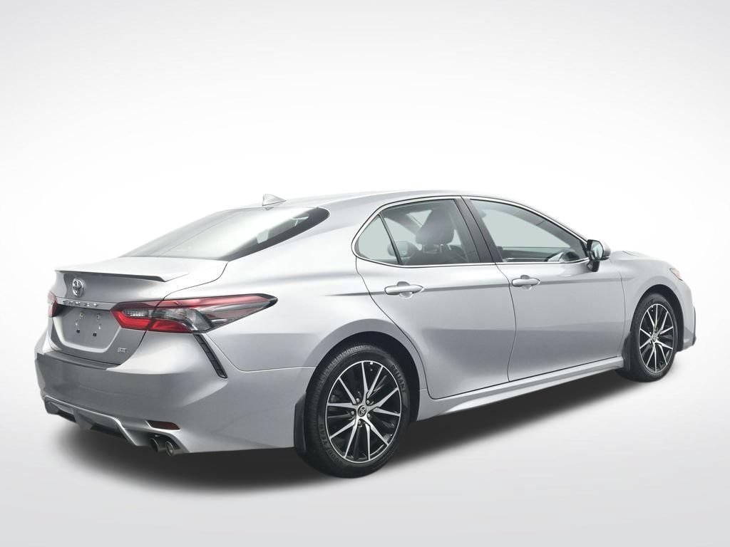 Used 2022 Toyota Camry SE FWD image 6