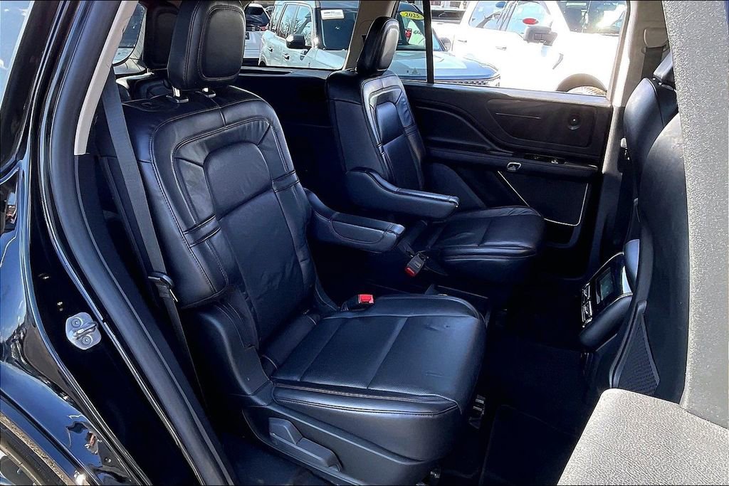 Used 2021 Lincoln Aviator Grand Touring AWD/4WD image 25