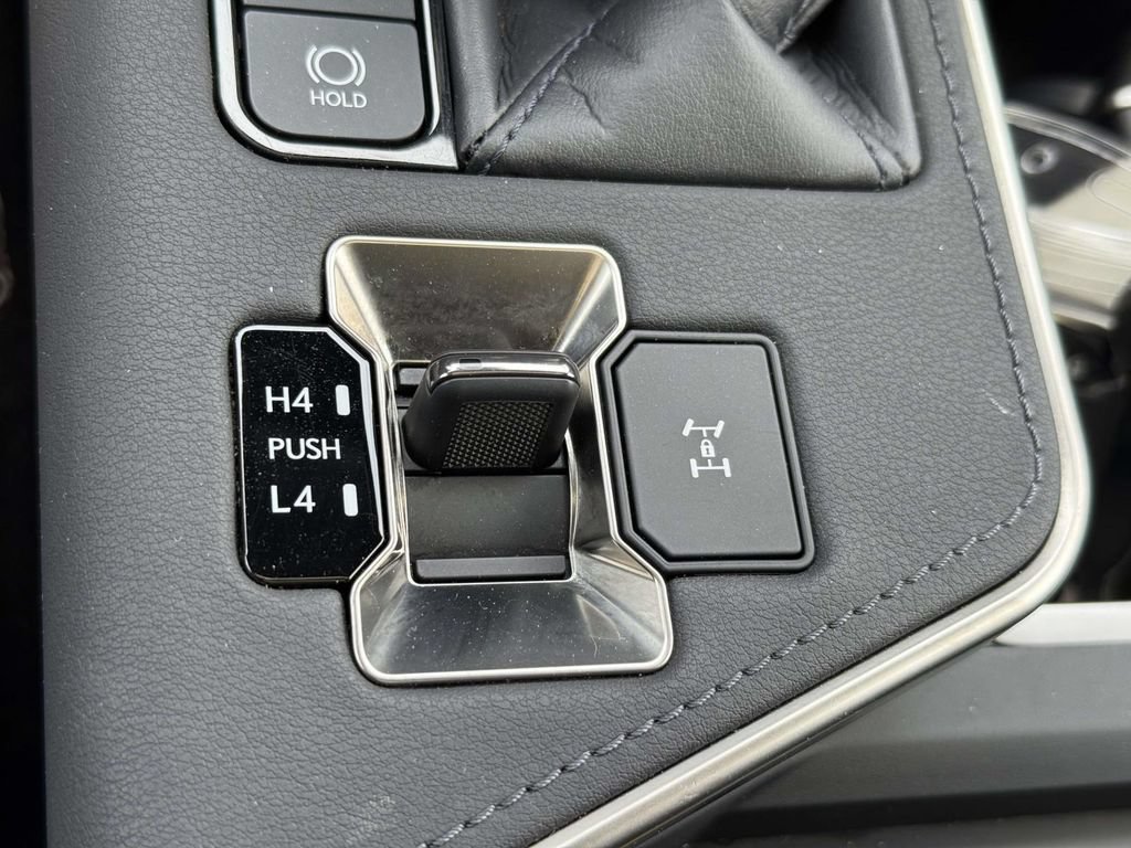 Used 2024 Lexus GX 550 AWD/4WD image 25