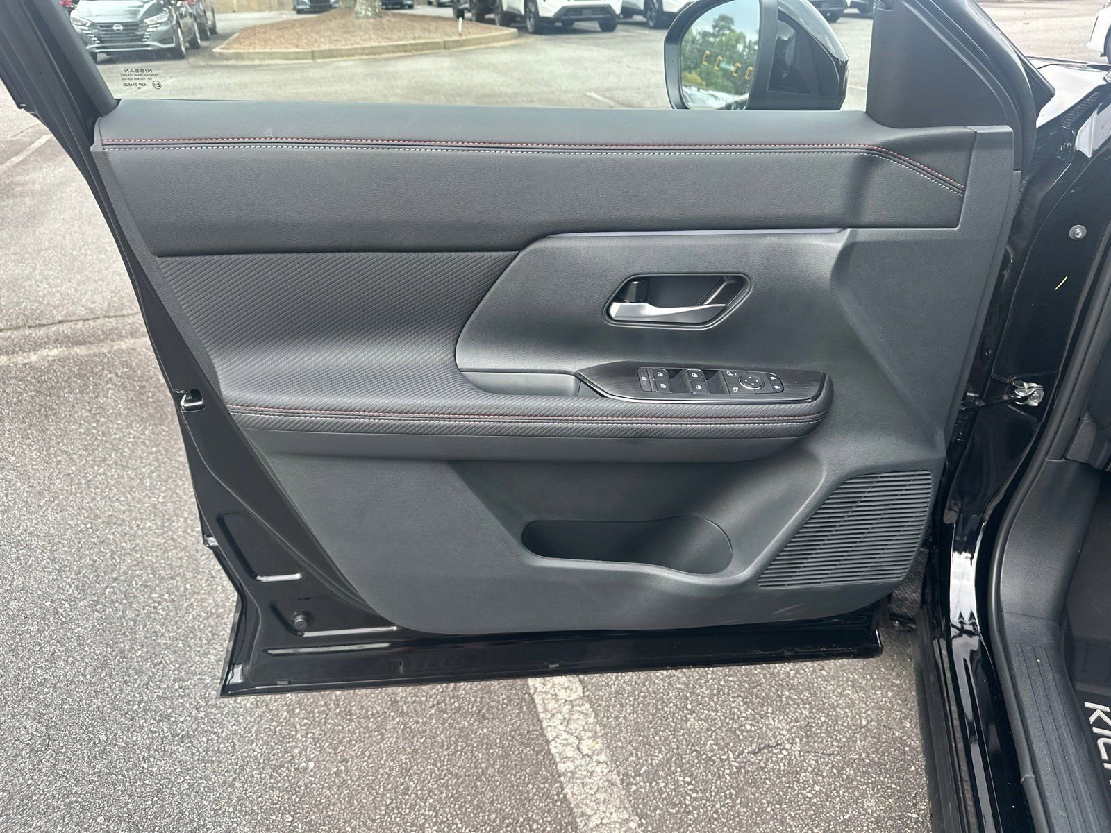 New 2026 Nissan Kicks SR image 10