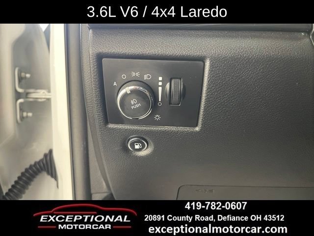 Used 2020 Jeep Grand Cherokee Laredo AWD/4WD image 36