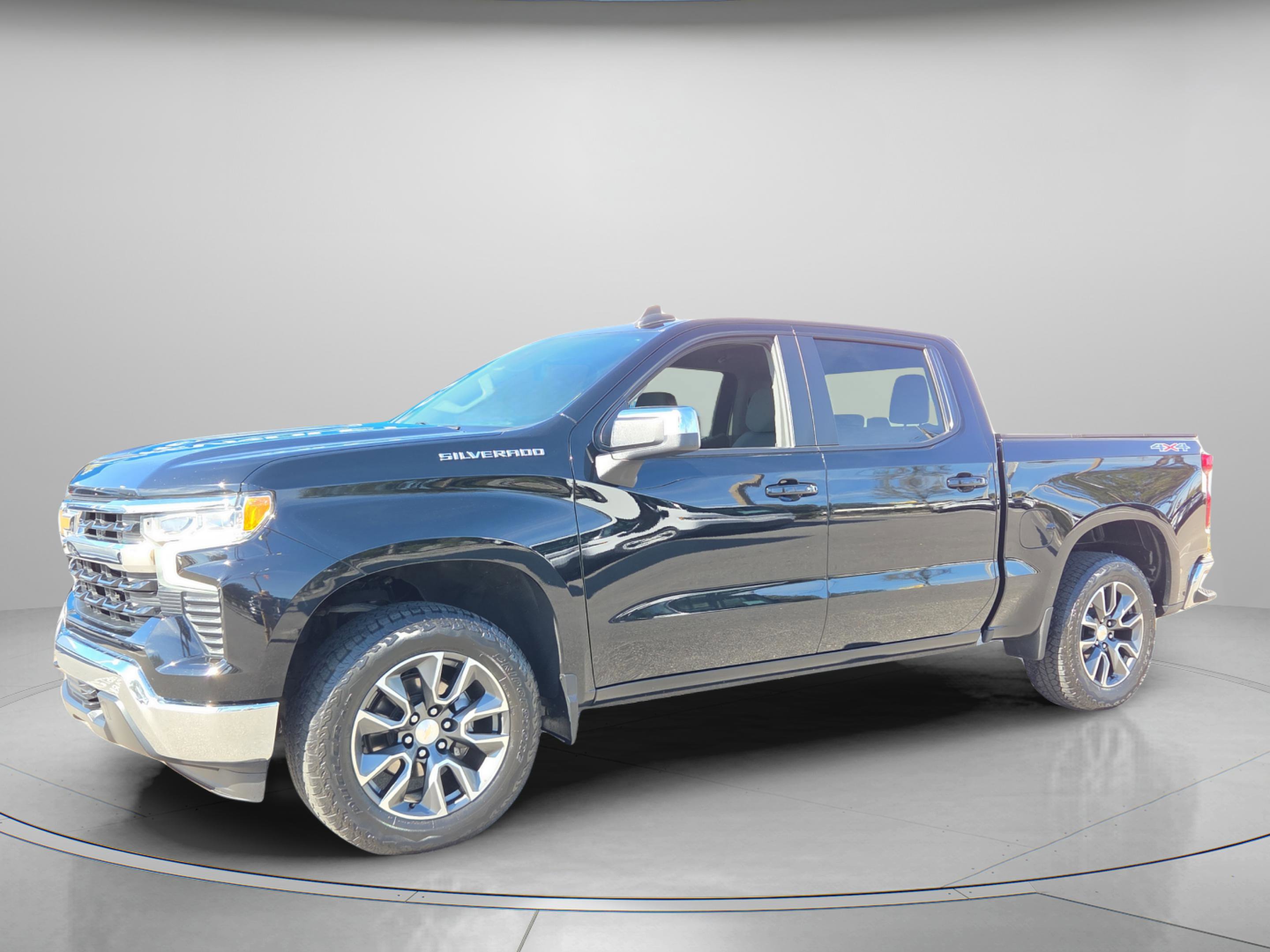 Used 2023 Chevrolet Silverado 1500 LT image 2