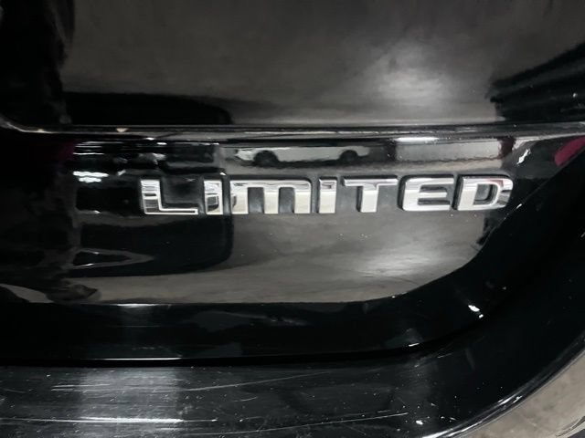 Used 2021 Jeep Grand Cherokee L Limited AWD/4WD image 37