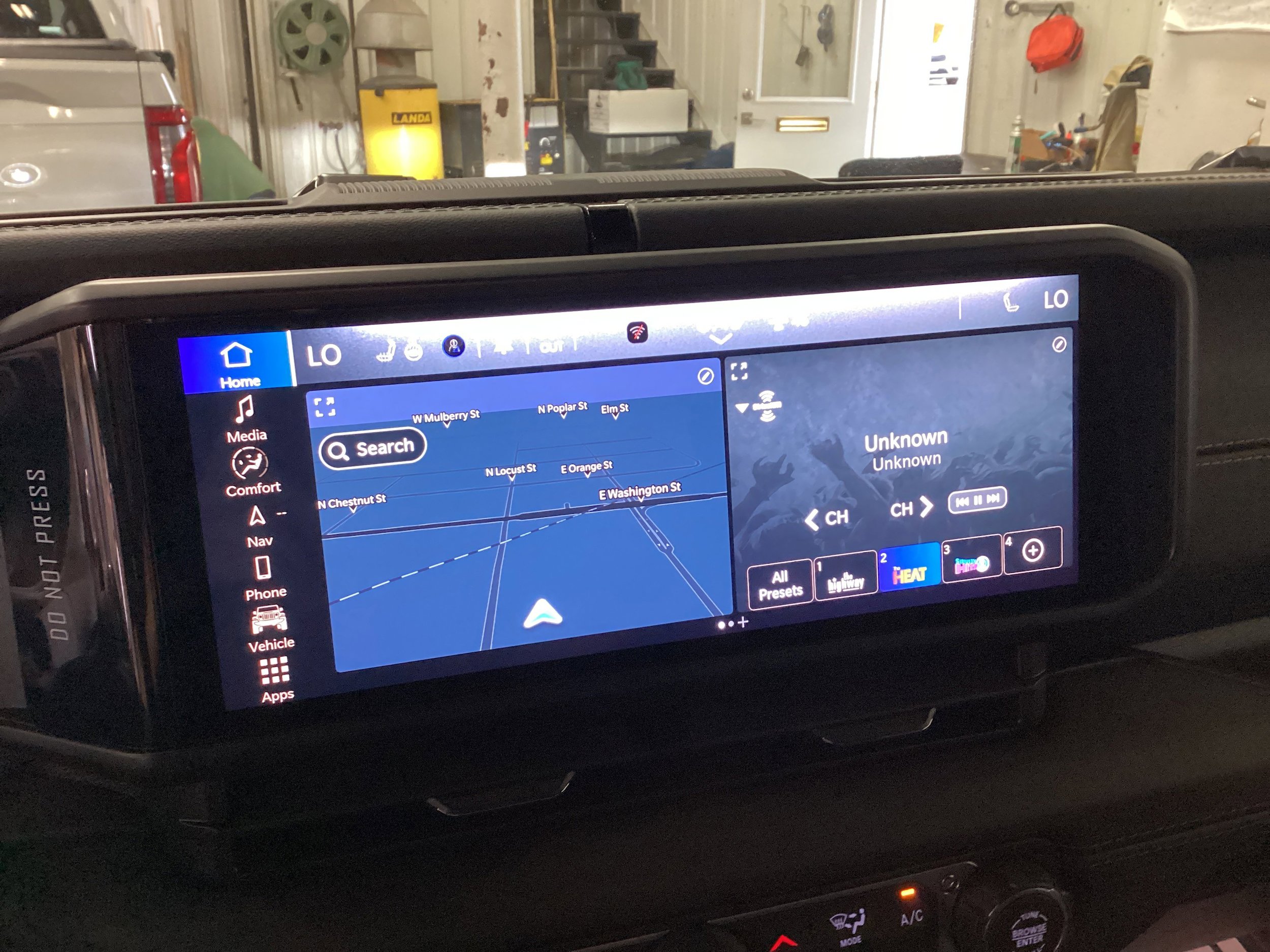 New 2026 Jeep Wrangler Unlimited Sahara AWD/4WD image 26