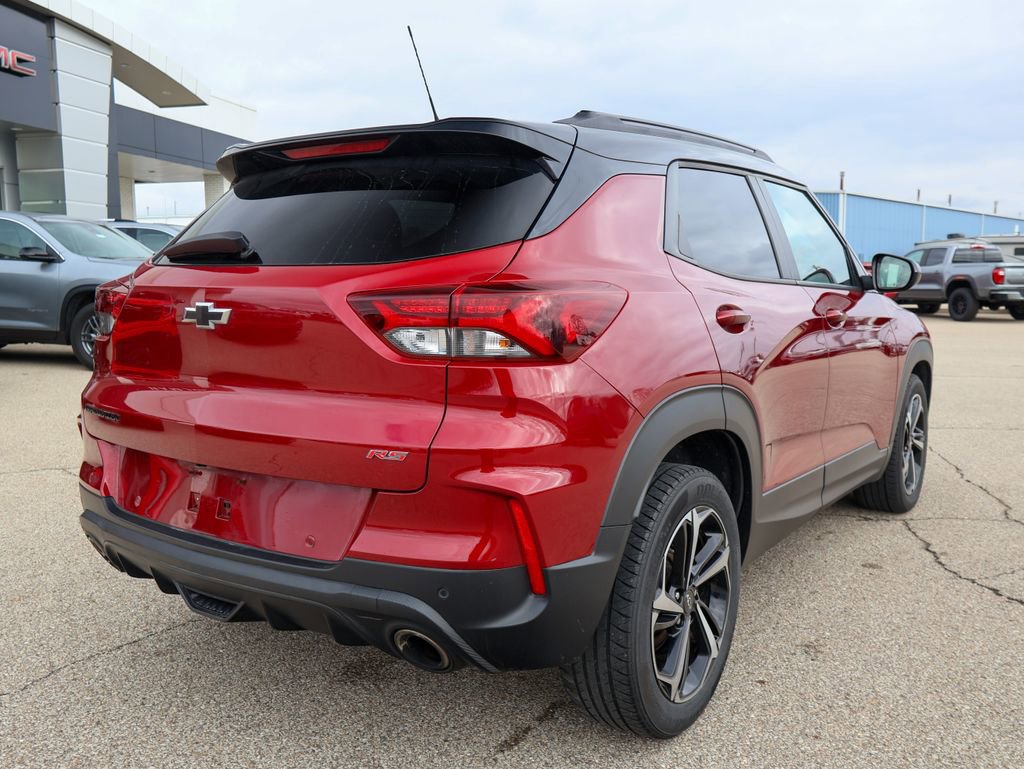 Used 2021 Chevrolet TrailBlazer RS w/ Technology Package FWD image 3