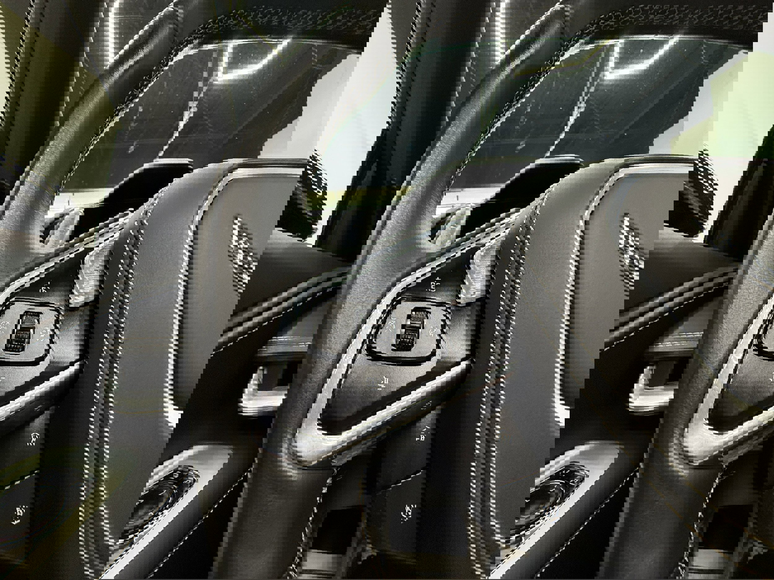 Used 2021 Chevrolet Corvette Stingray Premium Cpe w/ 3LT image 16