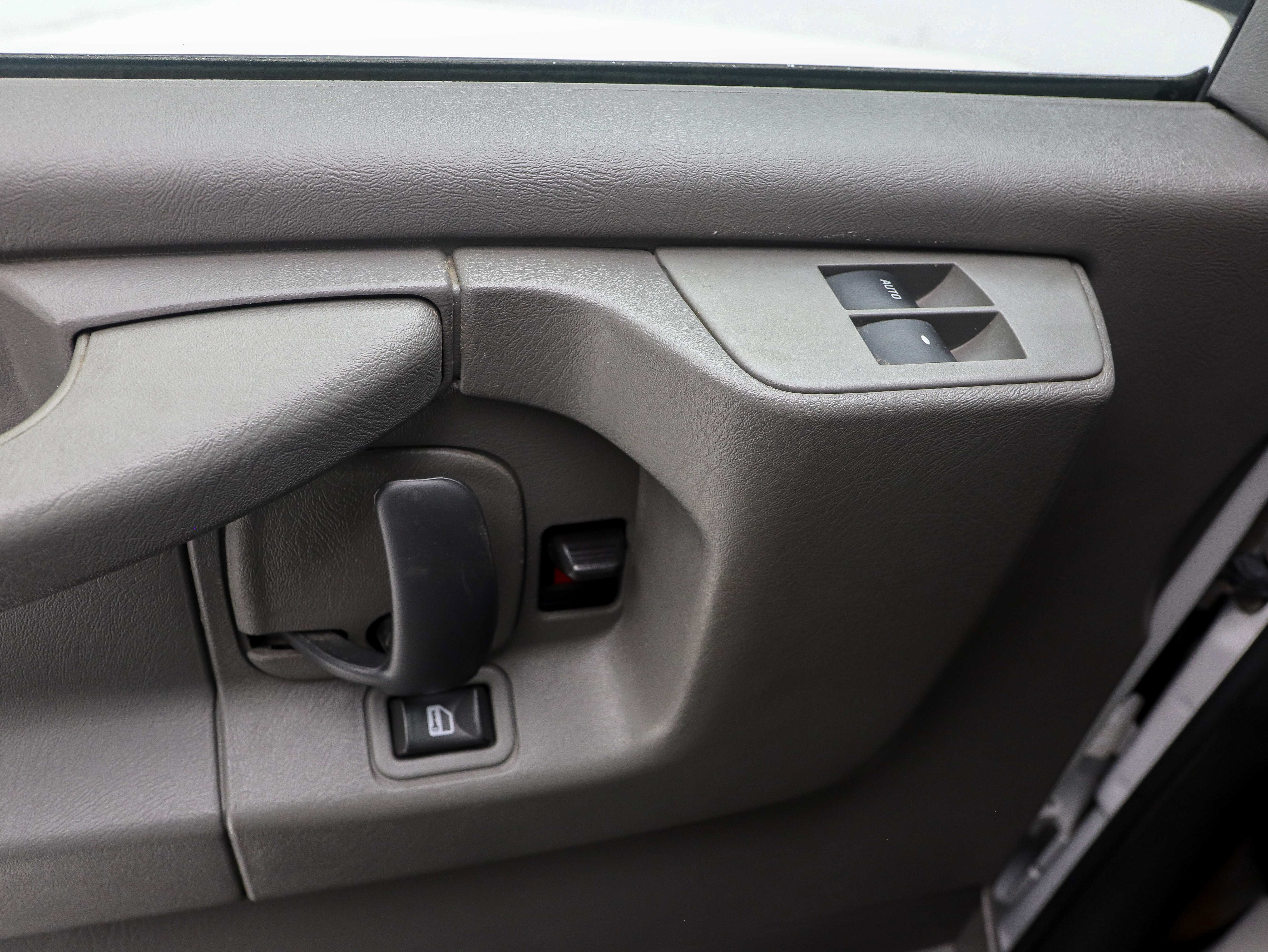 Used 2014 Chevrolet Express 3500 LT w/ LT Preferred Equipment Group RWD image 20