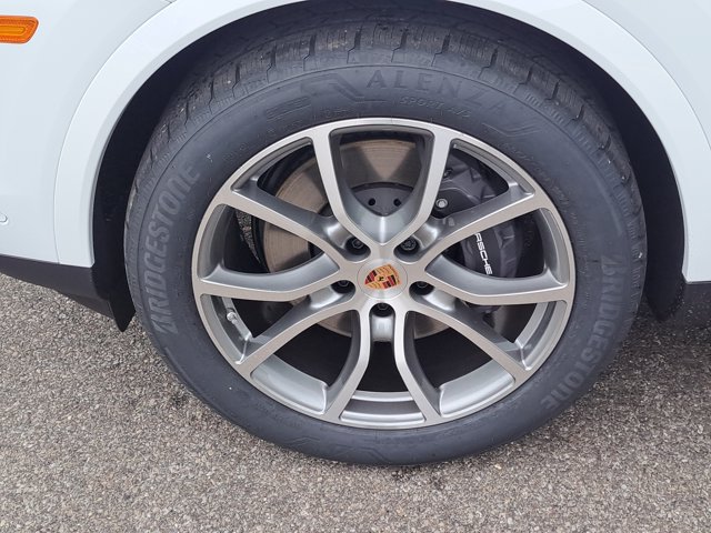 Used 2026 Porsche Cayenne AWD/4WD image 14