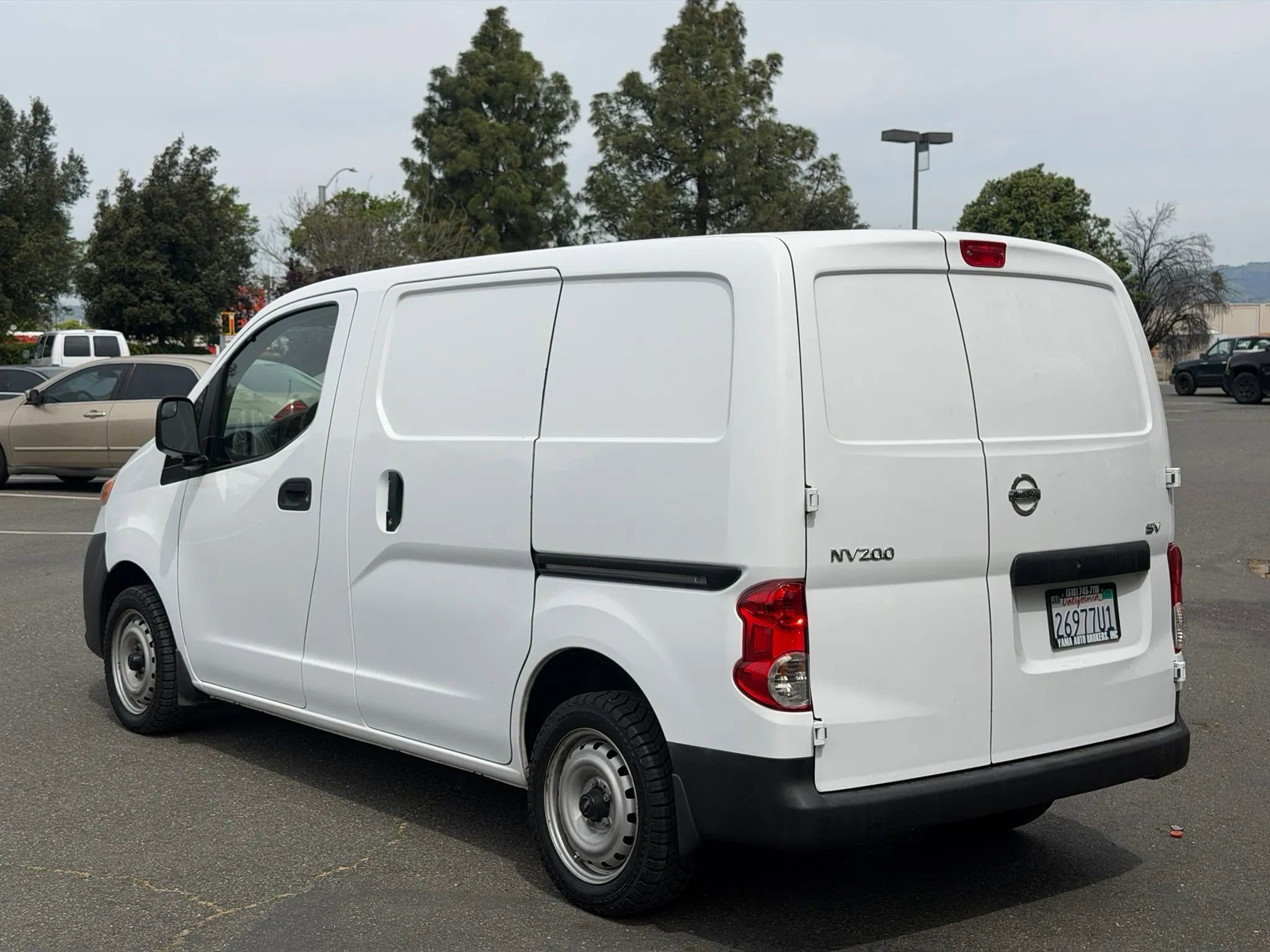 Used 2015 Nissan NV200 SV image 3