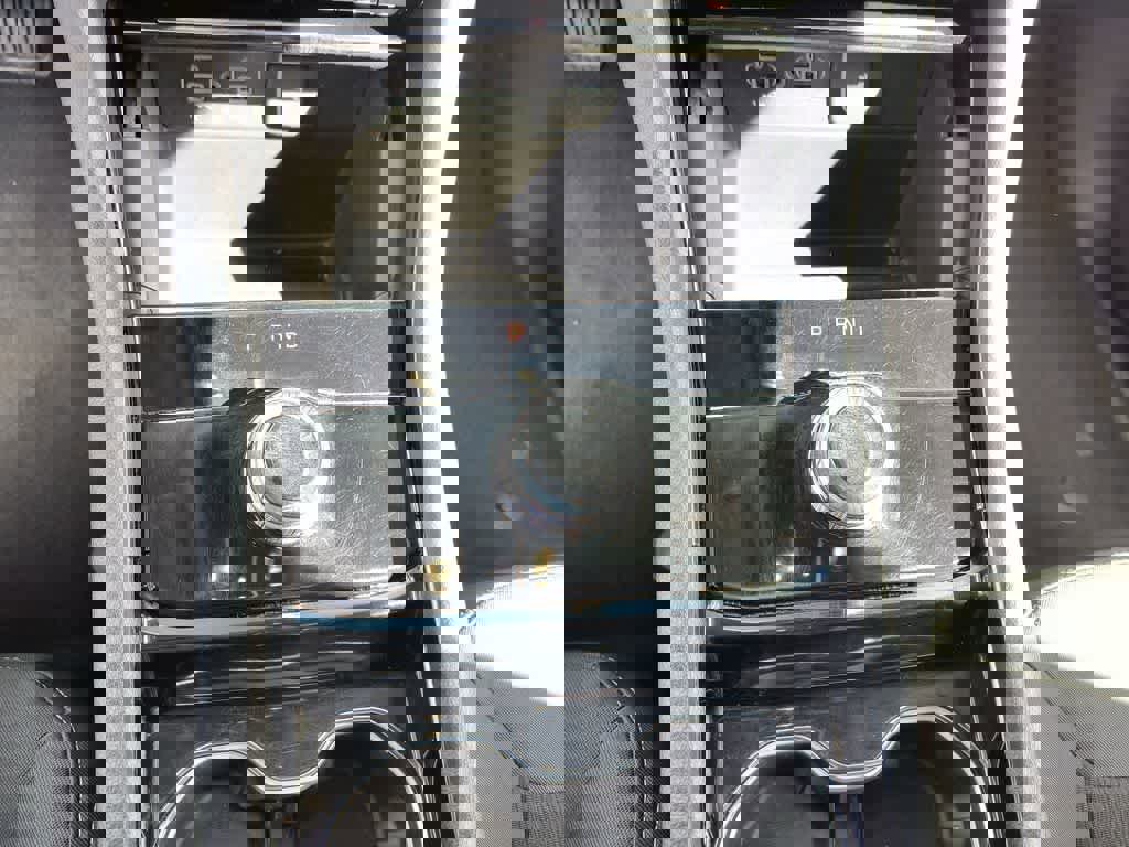 Used 2023 Jeep Grand Cherokee Laredo image 19