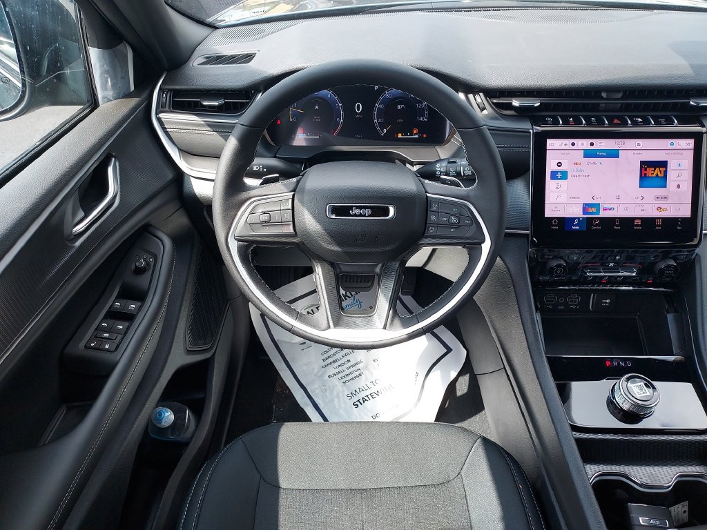New 2027 Jeep Grand Cherokee Laredo X AWD/4WD image 16