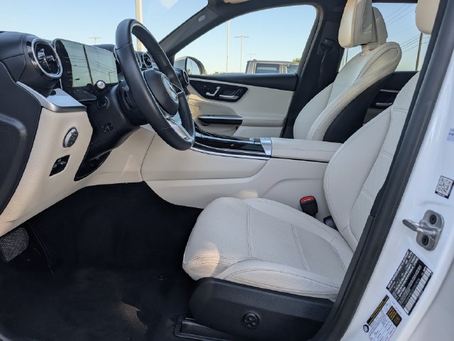 Used 2025 Mercedes-Benz GLC 300 4MATIC image 22
