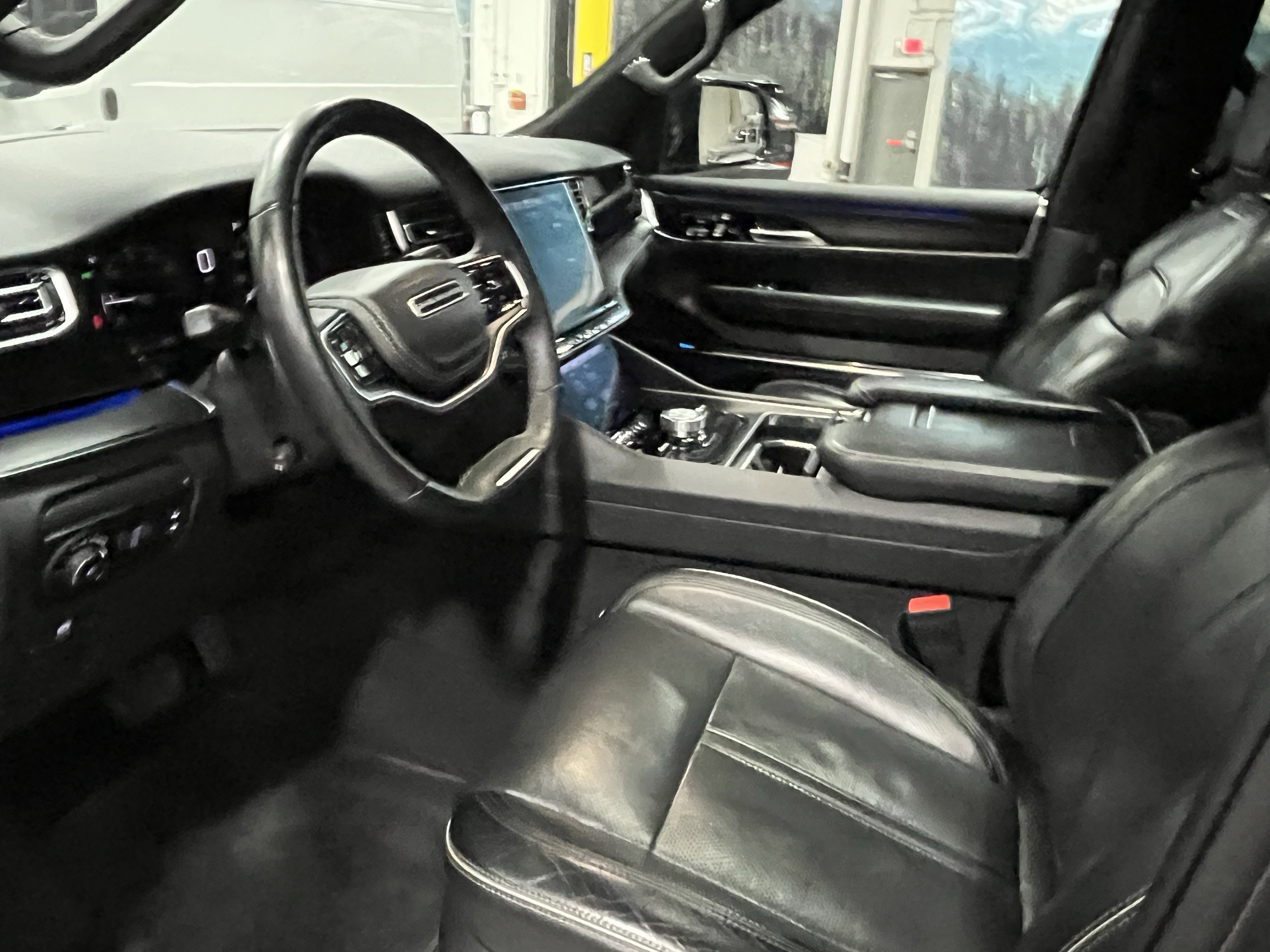 Used 2024 Jeep Grand Wagoneer L Series II w/ Quick Order Packagew 28T image 9