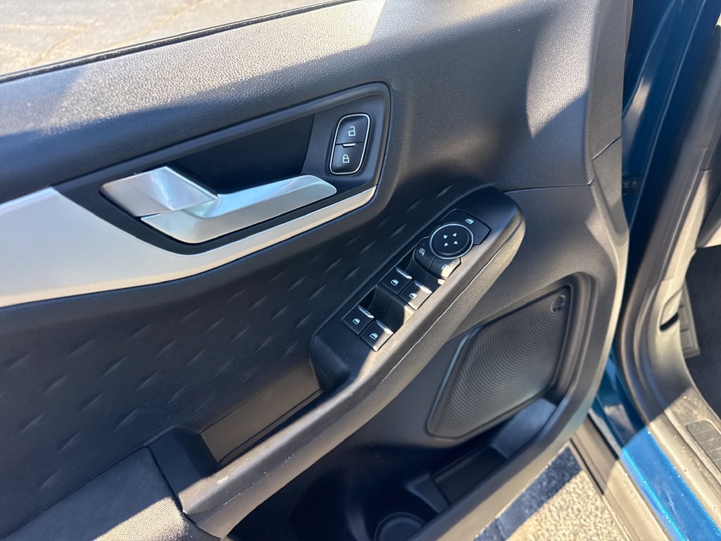 Used 2020 Ford Escape SE FWD image 24
