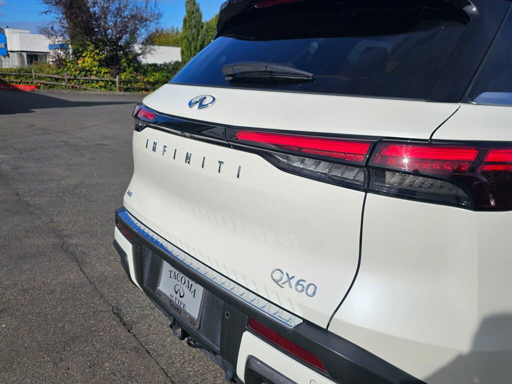 Used 2025 INFINITI QX60 Autograph w/ Cargo Package image 18