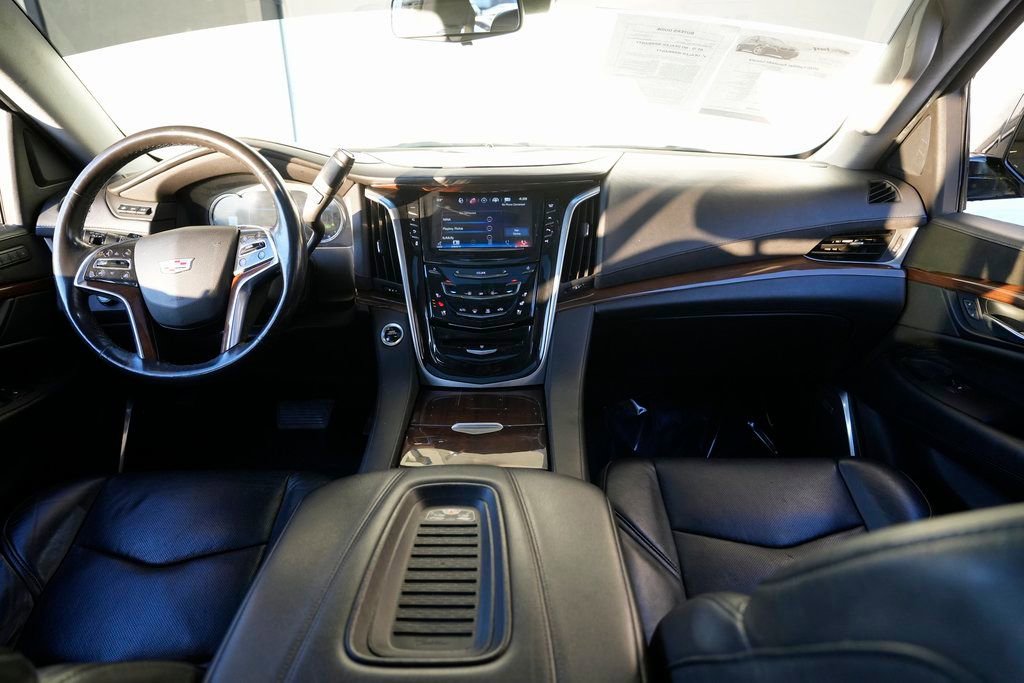 Used 2020 Cadillac Escalade Luxury AWD/4WD image 35