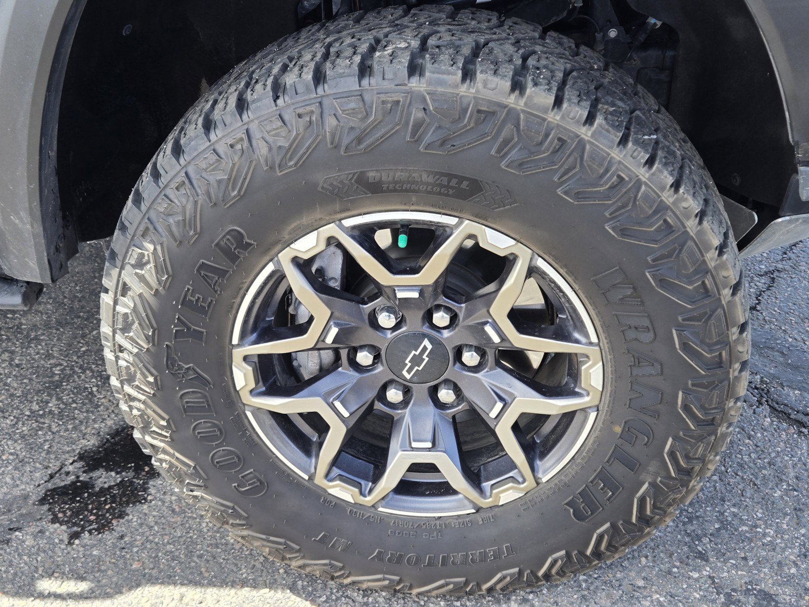 Used 2024 Chevrolet Colorado ZR2 w/ ZR2 Convenience Package III AWD/4WD image 40