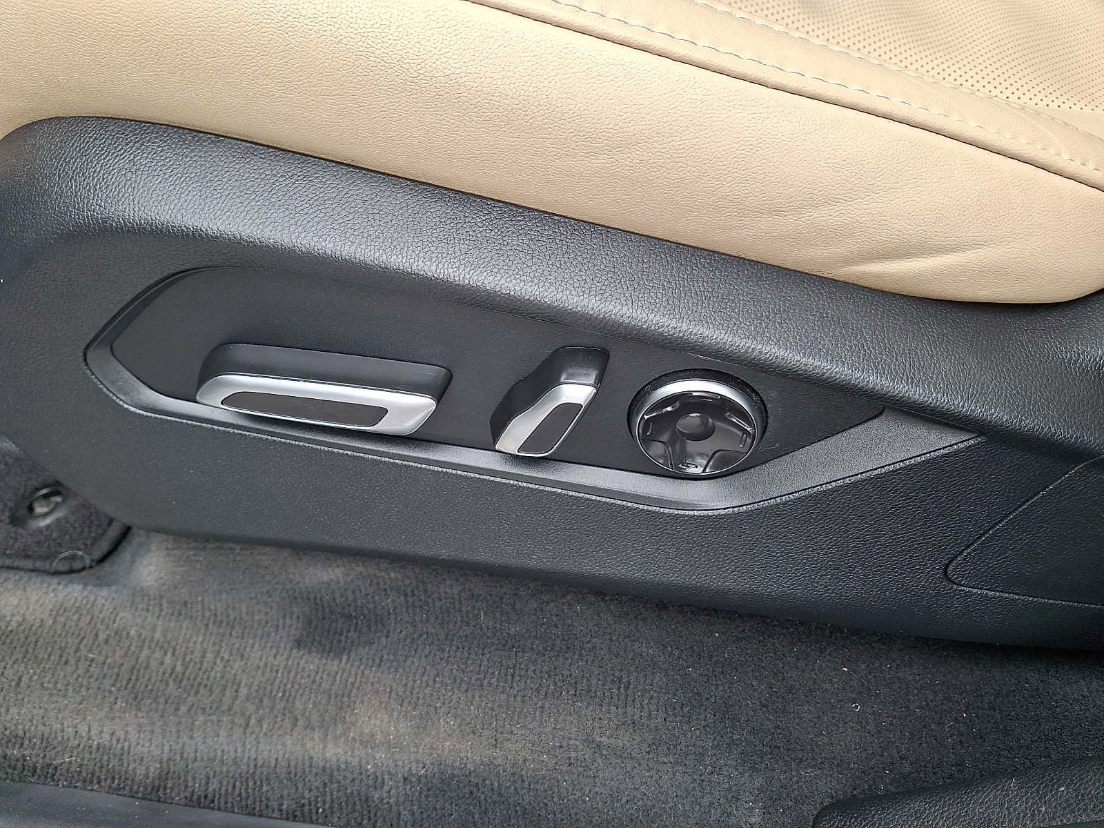 Used 2023 Acura MDX SH-AWD w/ Technology Package image 9