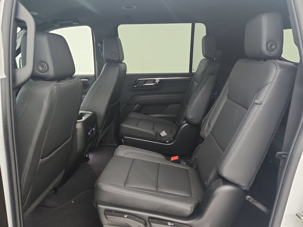 Used 2025 Chevrolet Suburban LT w/ Comfort Package AWD/4WD image 34