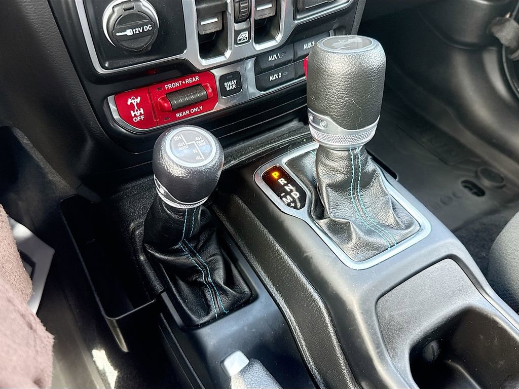 Used 2023 Jeep Wrangler Unlimited Rubicon 4xe w/ Cold Weather Group AWD/4WD image 18