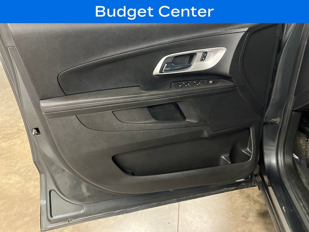 Used 2017 Chevrolet Equinox Premier w/ Enhanced Convenience Package FWD image 14