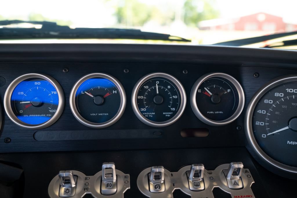 Used 2006 Ford GT RWD image 22