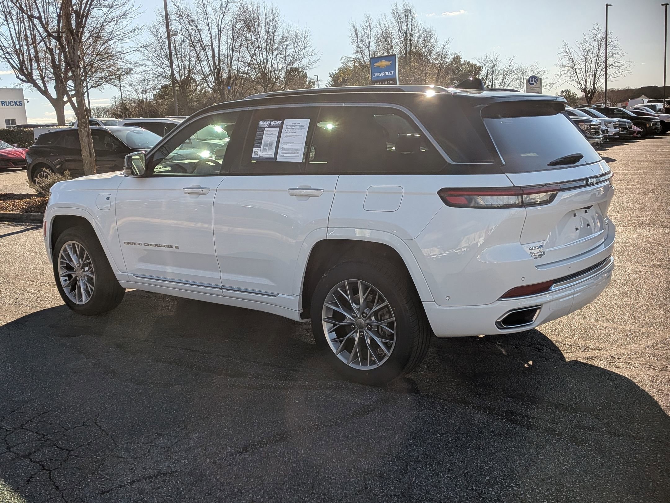 Used 2022 Jeep Grand Cherokee Summit image 7