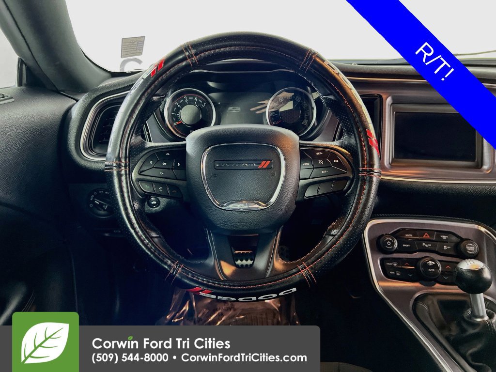 Used 2018 Dodge Challenger R/T RWD image 21