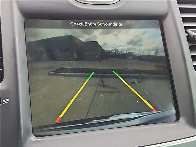 Used 2018 Chrysler 300 Touring L RWD image 14