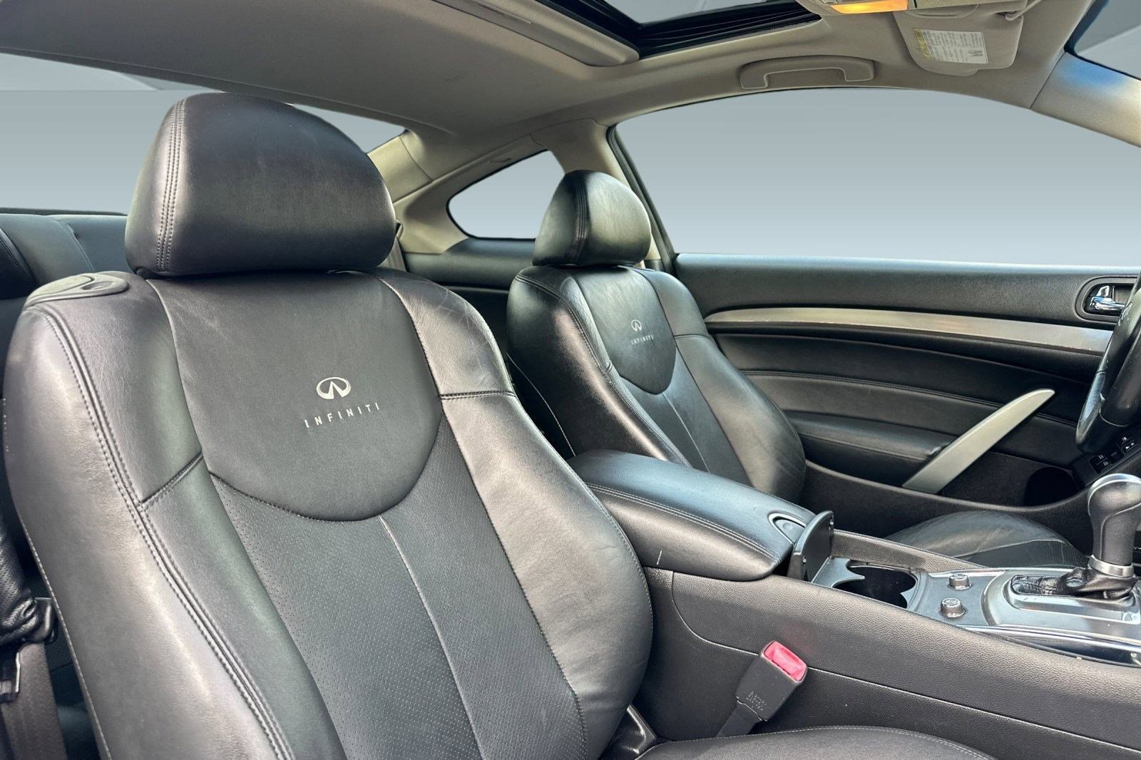 Used 2012 INFINITI G37 Journey w/ Premium Pkg image 32