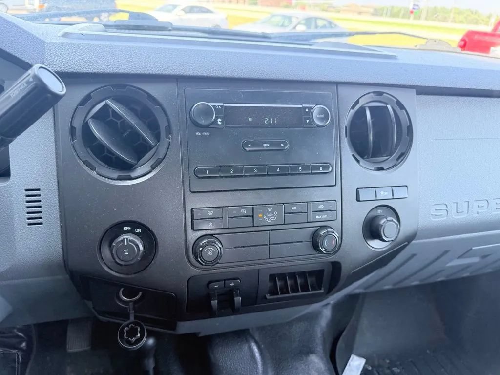 Used 2016 Ford F250 XL w/ Power Equipment Group AWD/4WD image 15