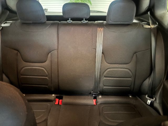 Used 2022 Jeep Renegade Latitude AWD/4WD image 16