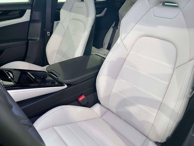 New 2025 Porsche Panamera 4 image 5