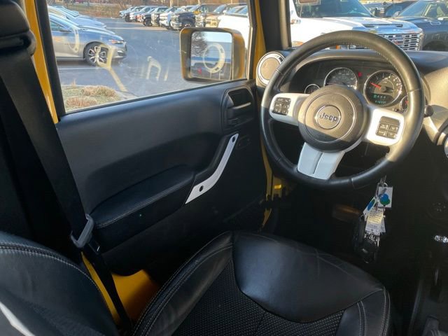 Used 2015 Jeep Wrangler Unlimited Sahara image 28