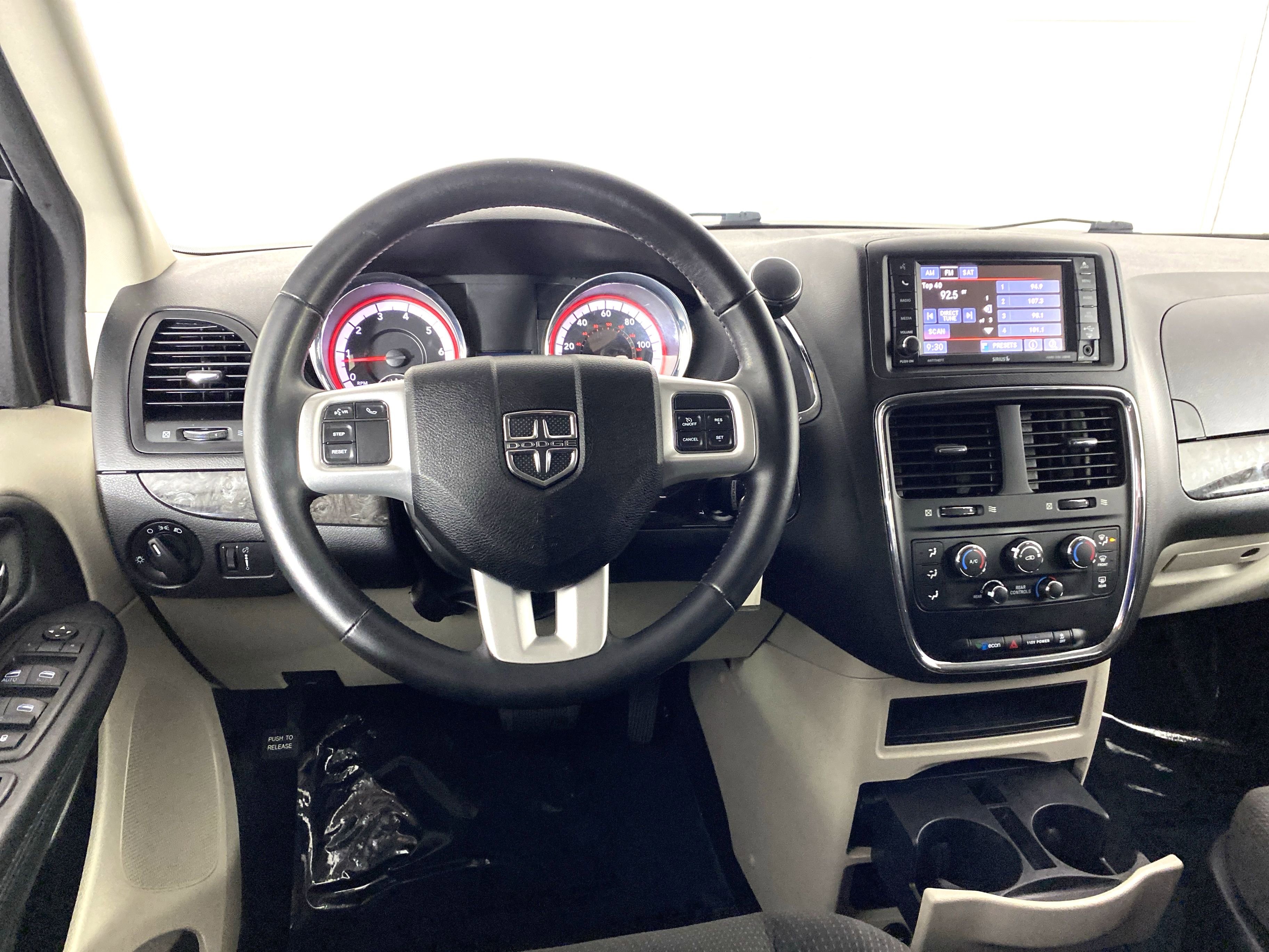 Used 2017 Dodge Grand Caravan SE w/ Power Window Group image 18