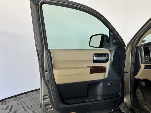 Used 2015 Toyota Sequoia Platinum AWD/4WD image 8