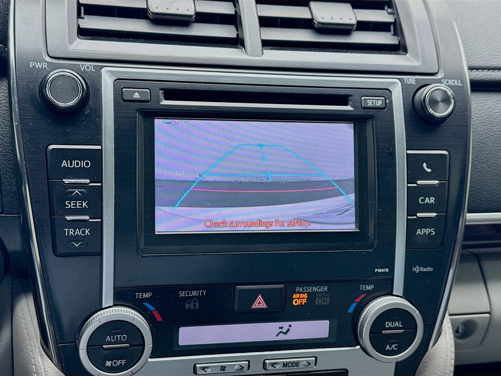 Used 2013 Toyota Camry XLE w/ Leather Pkg image 10