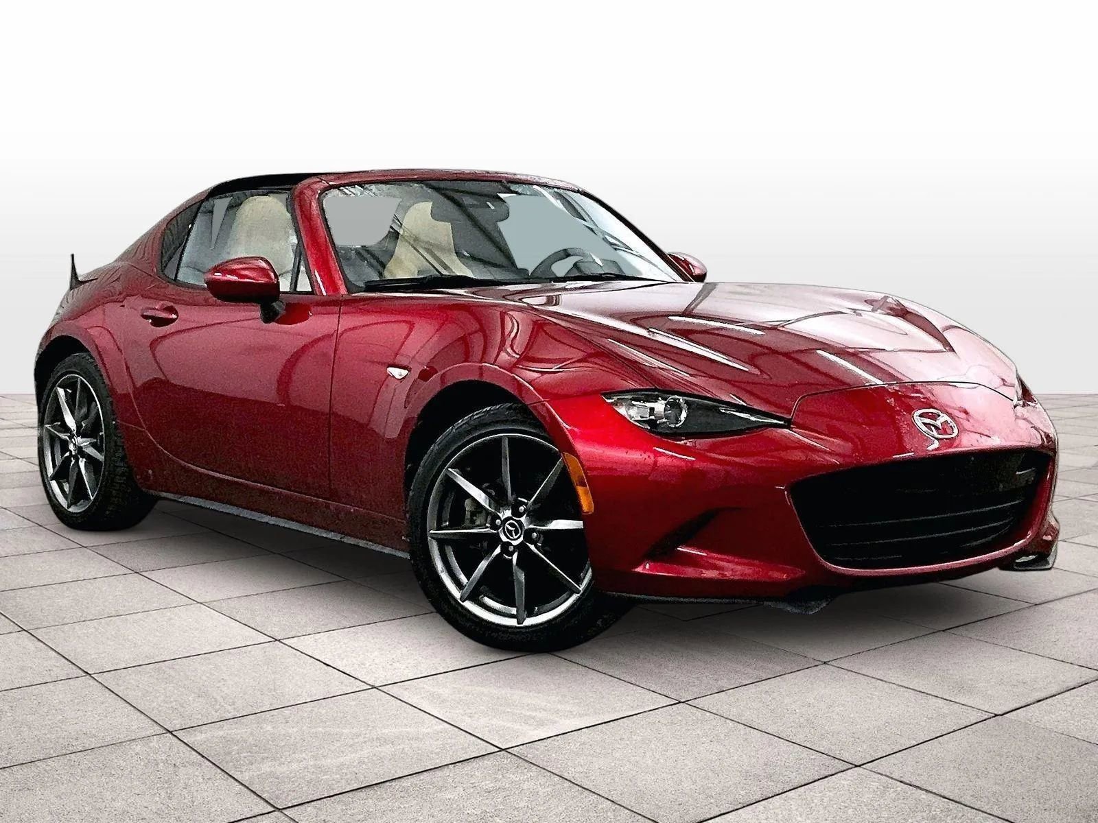 Used 2020 MAZDA MX-5 Miata RF Grand Touring image 2