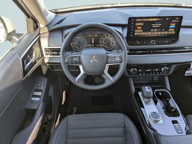 New 2026 Mitsubishi Outlander SE FWD image 15