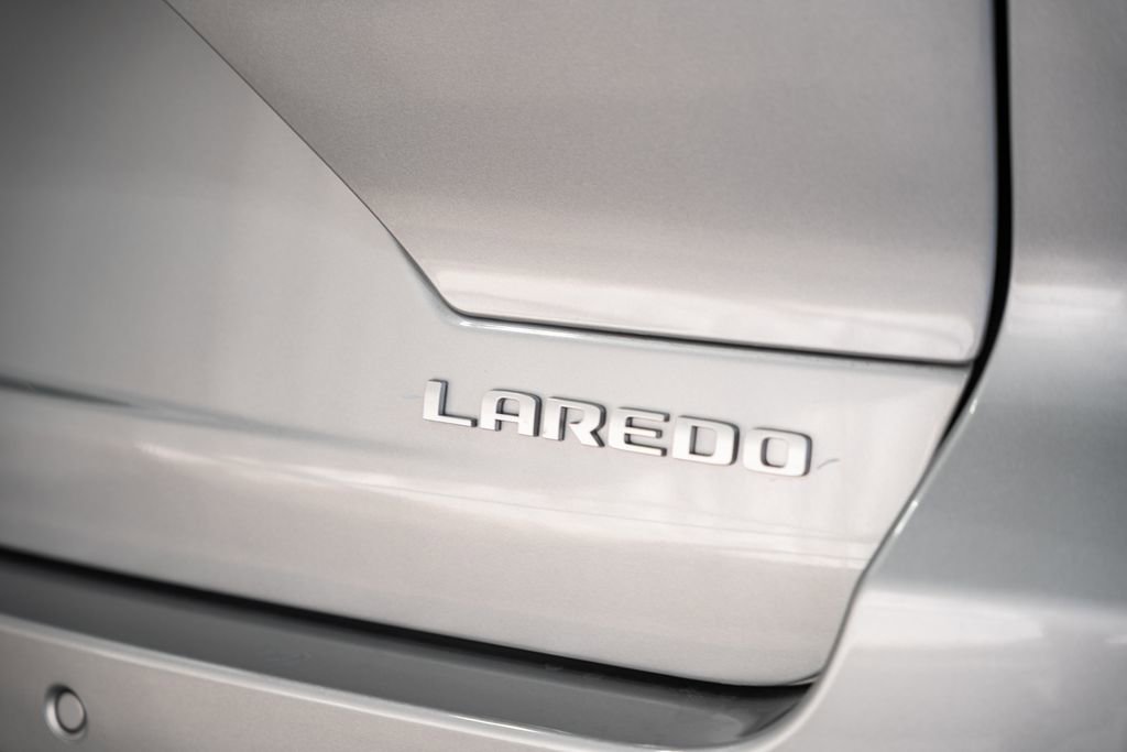 New 2025 Jeep Grand Cherokee Laredo X w/ Luxury Tech Group I image 7